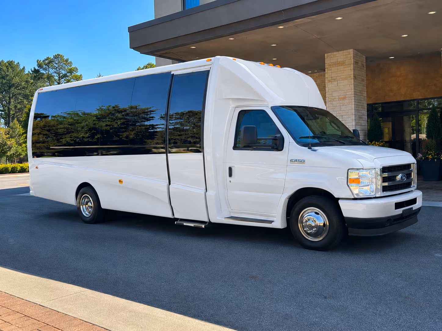 concert and festival bus rentals to xfinity center and great woods