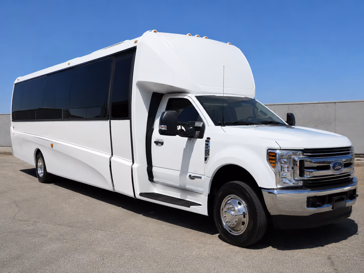 corporate event and conference shuttle buses in new bedford