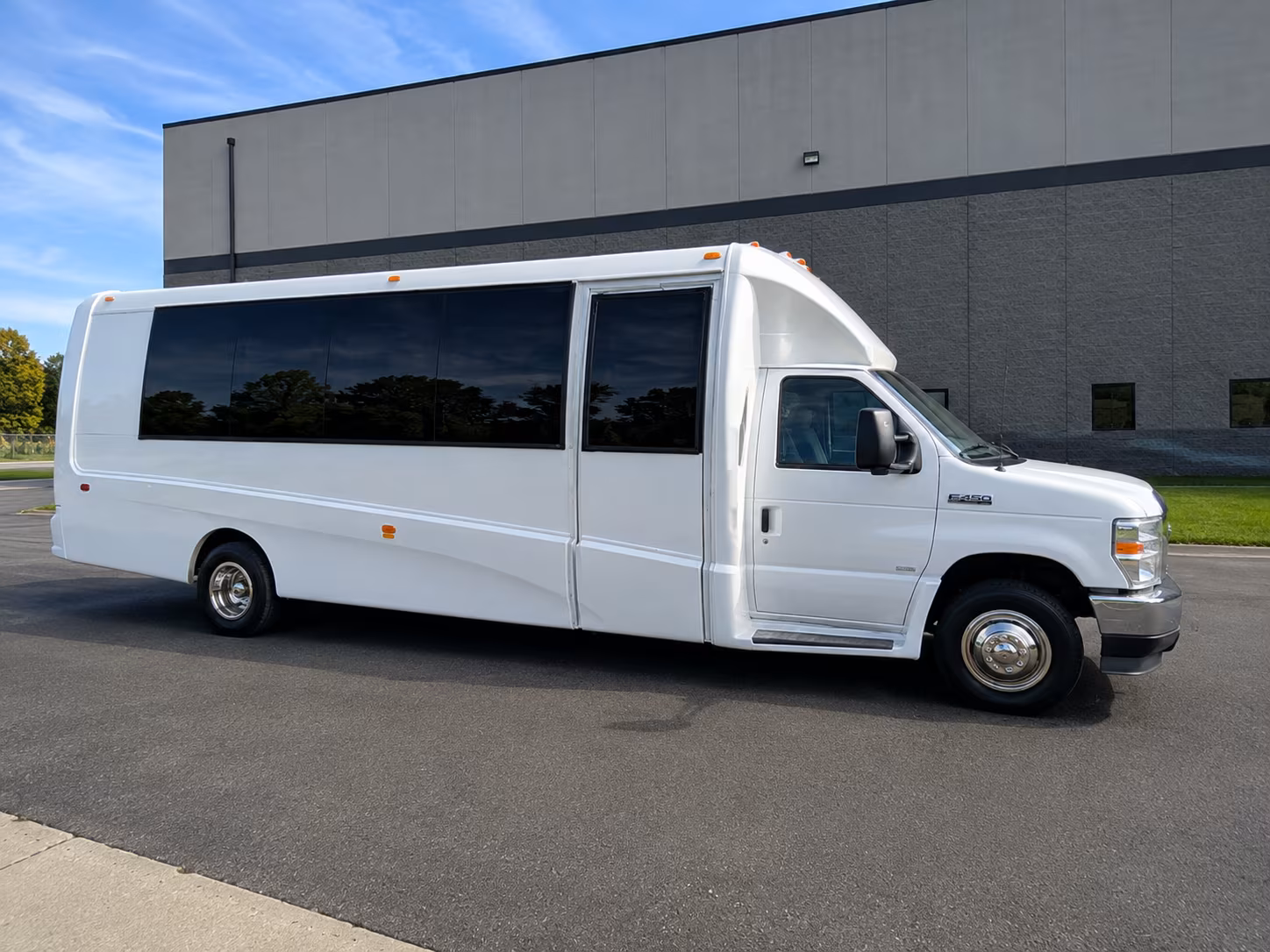 minibus wine tours to tasting rooms in dartmouth westport and beyond