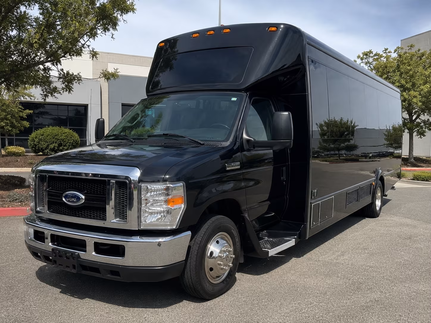 party buses for wine and brewery tours across the new bedford south coast